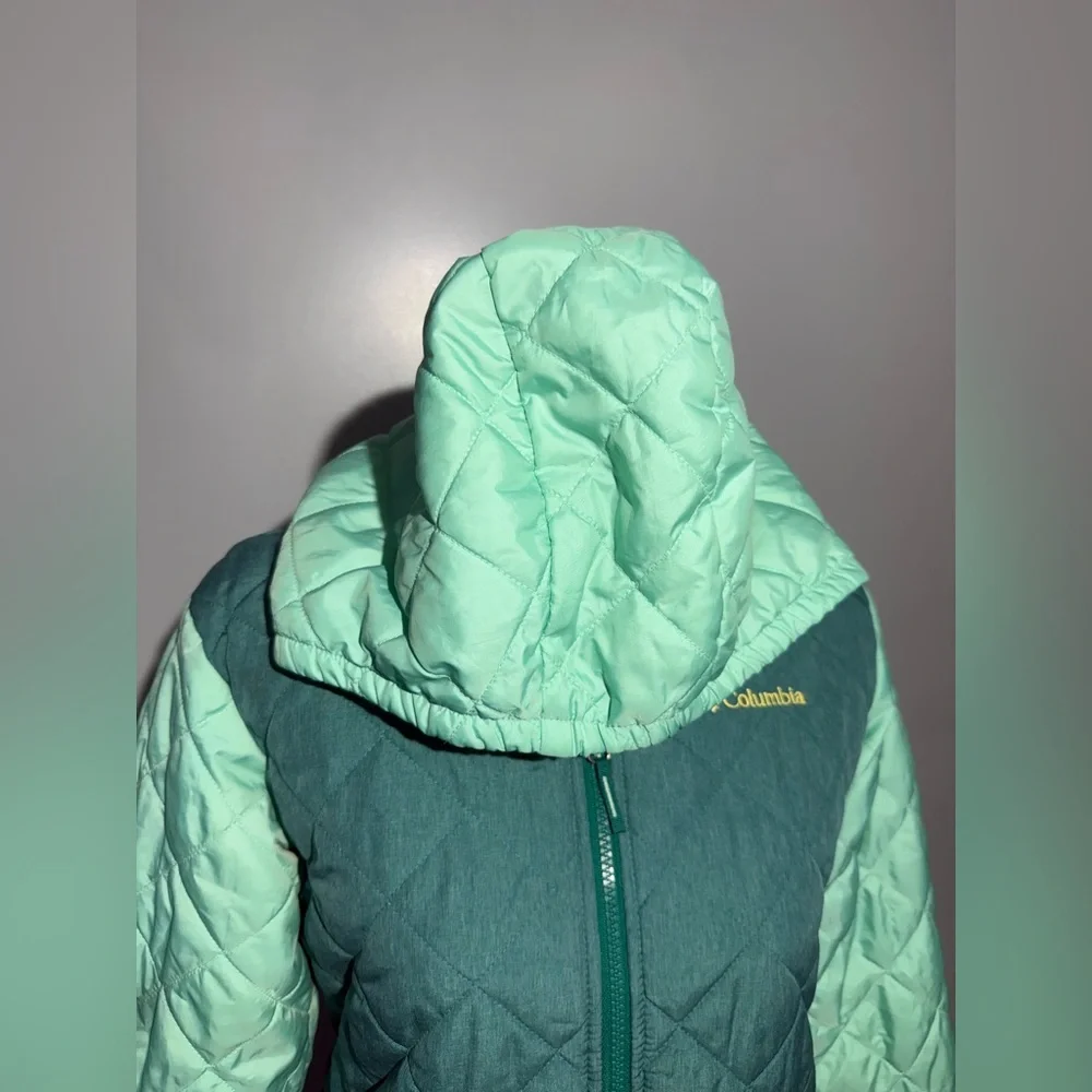 Columbia‎ Two-Tone Quilted Jacket in Teal and Light Green